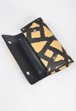 Load image into Gallery viewer, Animal print clutch with color palette
